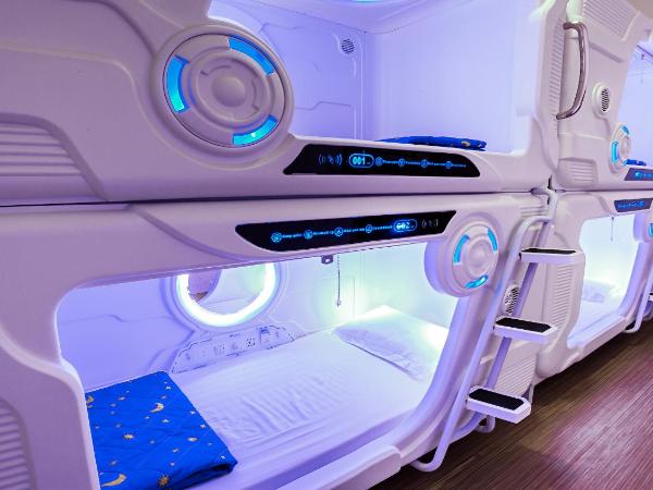 Spacepod@com : photo 9 de la chambre capsule simple dans dortoir mixte