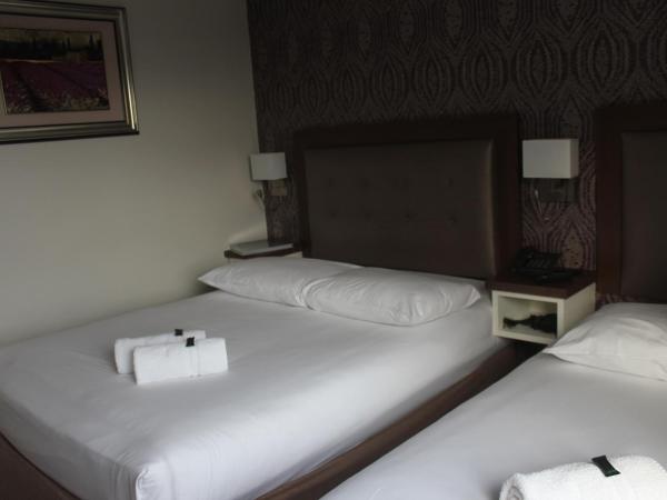 St. Judes Lodge B&B : photo 6 de la chambre chambre triple