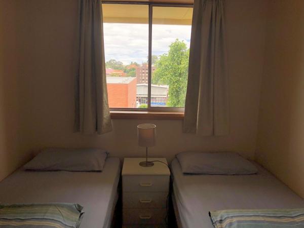 Narrara Backpackers Hobart : photo 8 de la chambre chambre simple avec salle de bains commune