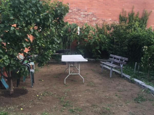 Narrara Backpackers Hobart : photo 1 de la chambre chambre double avec salle de bains commune