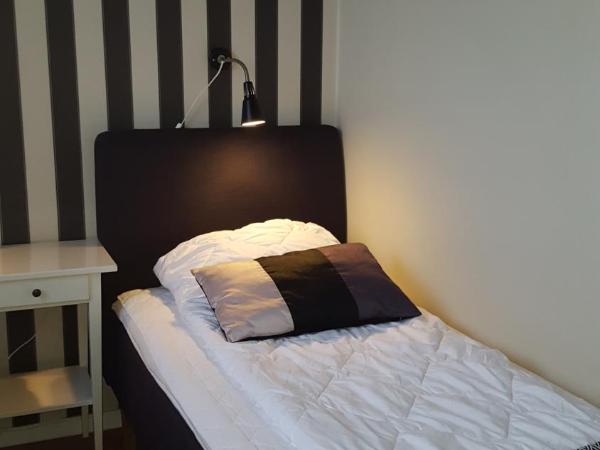 Centralstationens Vandrarhem : photo 6 de la chambre chambre double ou lits jumeaux avec salle de bains privative