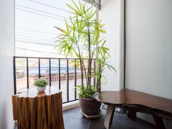 Lovely Guesthouse 94 : photo 10 de la chambre chambre double supérieure