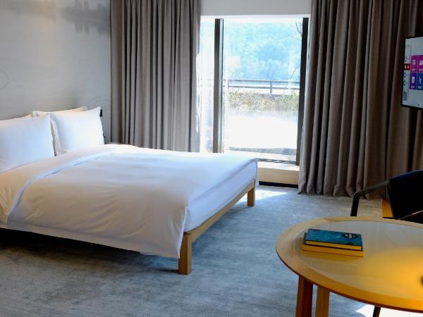 The Nook Hotel Hangzhou - A design hotel, Near subway : photo 2 de la chambre executive terrace garden suite - two bedroom -free minibar and free daily afternoon tea