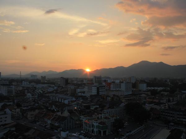 Tower Regency Hotel & Apartments : photo 4 de la chambre chambre lit king-size deluxe