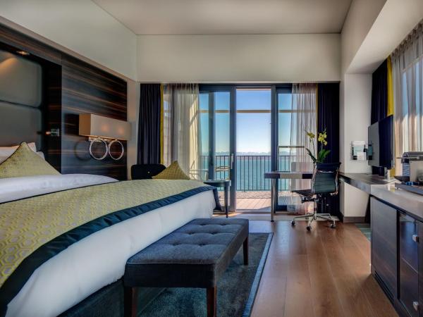 Best Western Premier Hotel Beaulac : photo 5 de la chambre chambre exécutive avec terrasse - vue sur lac