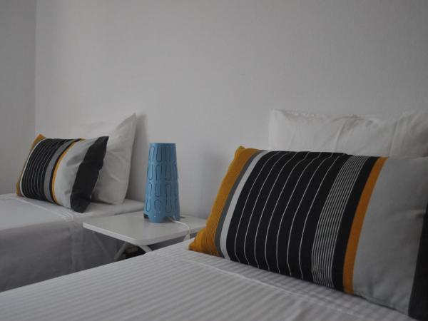 F! Lisbon Guest House : photo 2 de la chambre chambre familiale standard