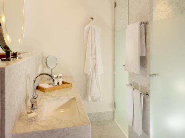 HYPERION Hotel Dresden Am Schloss : photo 4 de la chambre chambre supérieure