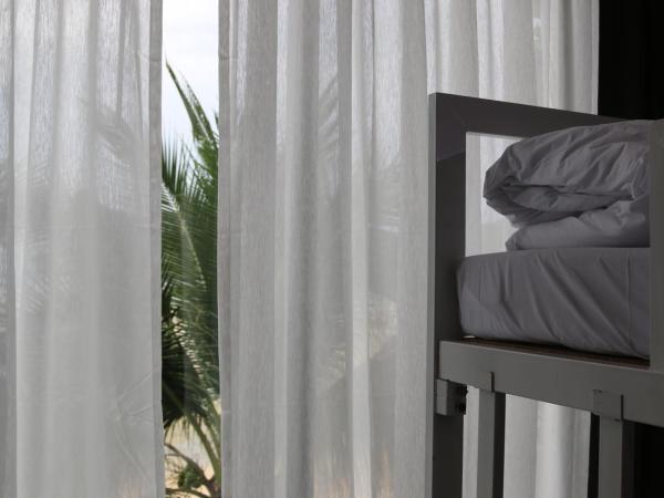 Ibiza Phi Phi : photo 8 de la chambre lit dans dortoir mixte de 8 lits - vue sur mer