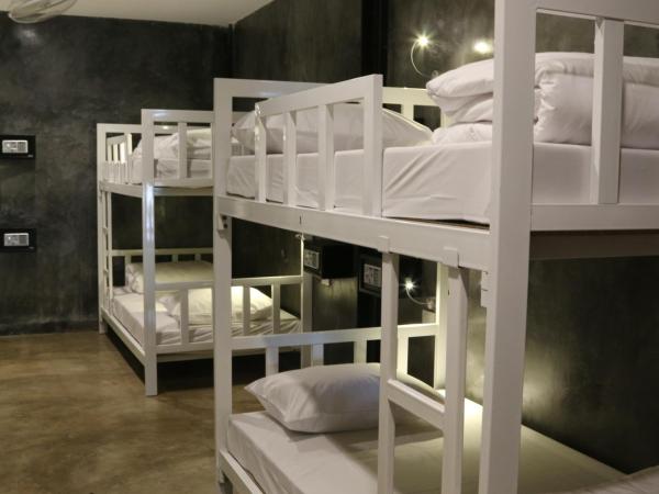 Ibiza Phi Phi : photo 6 de la chambre lit dans dortoir mixte de 4 - 10 lits - accès club de plage