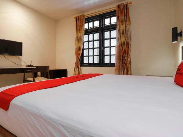 RedDoorz Plus near Halim Perdanakusuma 2 : photo 5 de la chambre chambre double