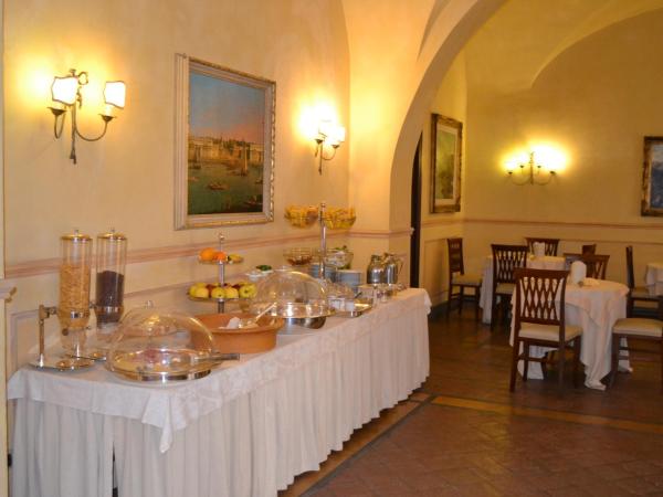 Hotel La Ville : photo 8 de la chambre chambre triple classique