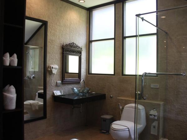 Khaolak Palm Beach Resort : photo 5 de la chambre villa de luxe avec bain à remous