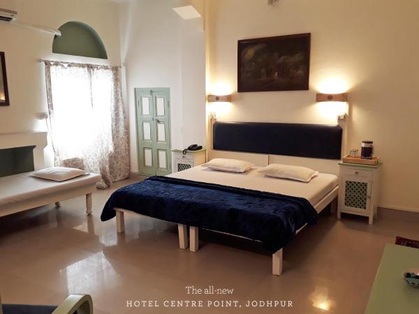 Hotel Centre Point : photo 2 de la chambre chambre triple supérieure