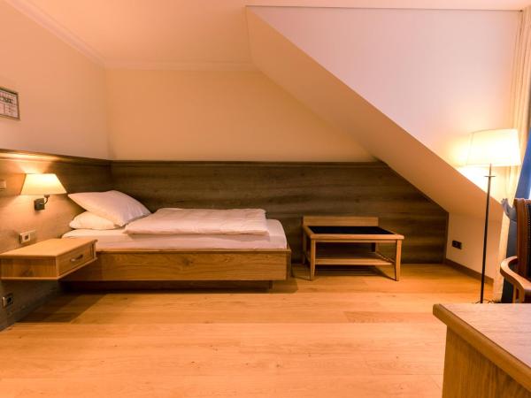 Hotel & Gaststätte zum Erdinger Weißbräu : photo 3 de la chambre chambre simple standard