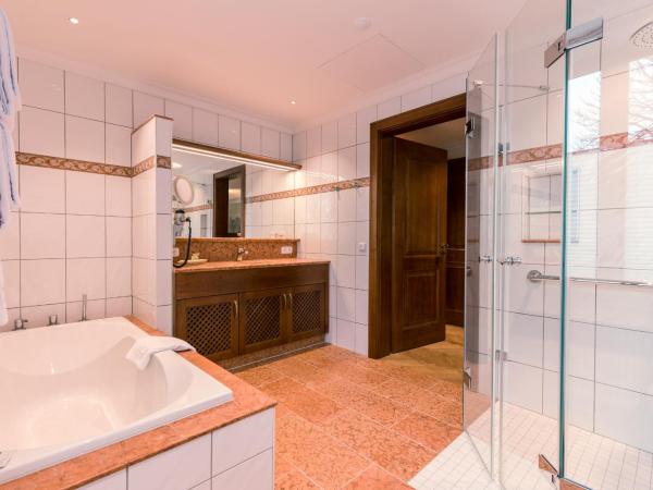 Hotel & Gaststätte zum Erdinger Weißbräu : photo 1 de la chambre suite