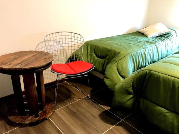 Folk Hostel : photo 9 de la chambre chambre basique avec salle de bains commune