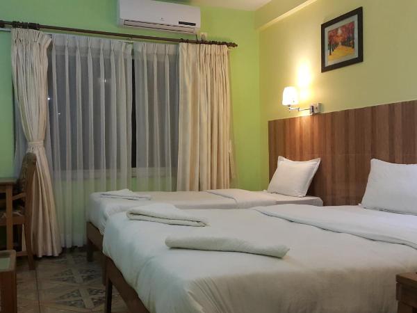 Hotel Bishram : photo 5 de la chambre chambre triple deluxe