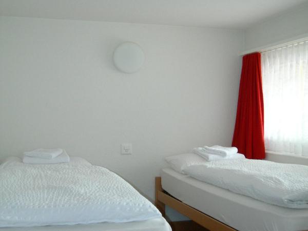 Hotel Crystal Interlaken : photo 4 de la chambre chambre quadruple de luxe avec toit-terrasse