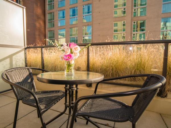 Hotel BLU : photo 4 de la chambre chambre lit king-size deluxe avec balcon