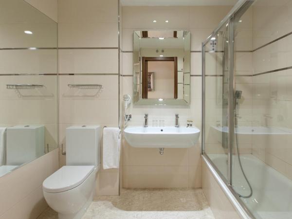 Gran Hotel Corona Sol : photo 6 de la chambre chambre lits jumeaux - vue sur ville