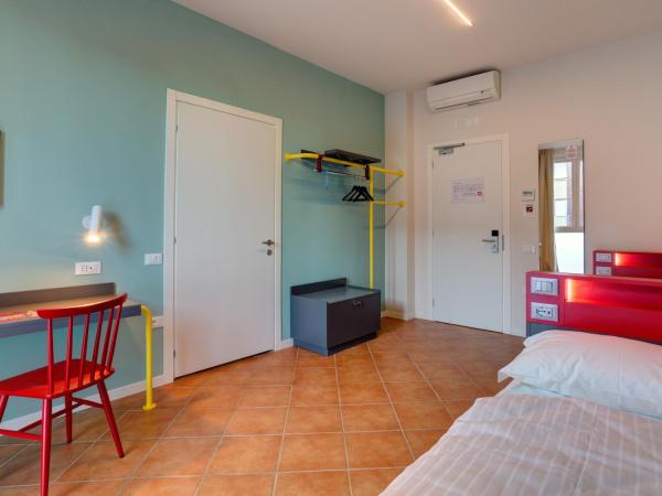 MEININGER Milano Garibaldi : photo 2 de la chambre chambre lits jumeaux (1 adulte)