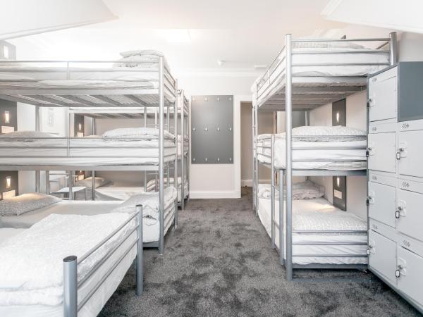 West End Hotel : photo 4 de la chambre lits superposés dans dortoir pour femmes de 10 lits 