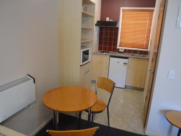 Victoria Court Motor Lodge : photo 5 de la chambre studio lit queen-size