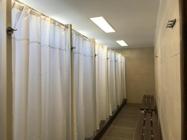 Folk Hostel : photo 10 de la chambre lit dans dortoir mixte de 8 lits