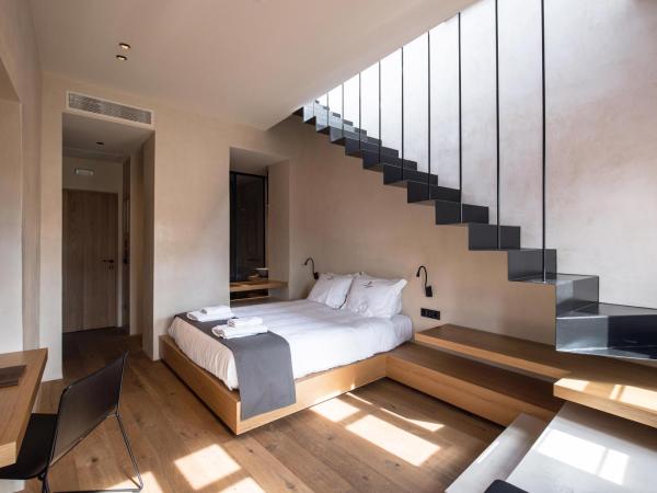 Monastery Estate Venetian Harbor : photo 9 de la chambre suite penthouse avec terrasse privée et bain à remous - vue sur vieille ville