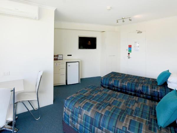 Atlantic Tower Motor Inn : photo 2 de la chambre chambre lits jumeaux pour personnes à mobilité réduite