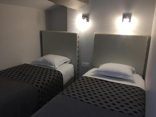 Hotel Du Pont Vieux : photo 2 de la chambre chambre familiale standard