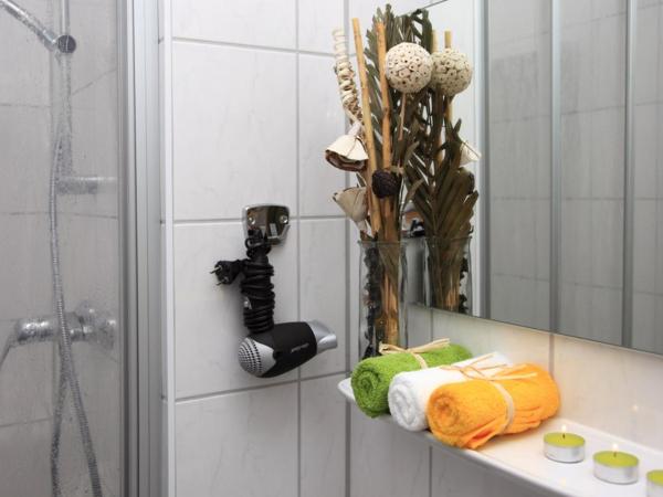 Hotel-Pension Cortina : photo 2 de la chambre chambre triple avec douche