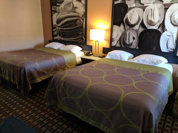 Super 8 by Wyndham Houston/Willowbrook Hwy 249 : photo 1 de la chambre chambre 2 lits queen-size - non-fumeurs