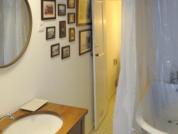 Mo House : photo 2 de la chambre chambre double - vue sur fleuve