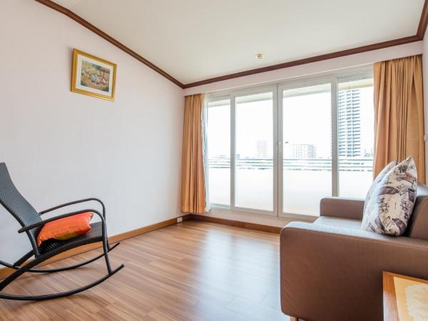 New Siam Riverside - SHA Certified : photo 4 de la chambre suite avec lit double - vue sur rivière