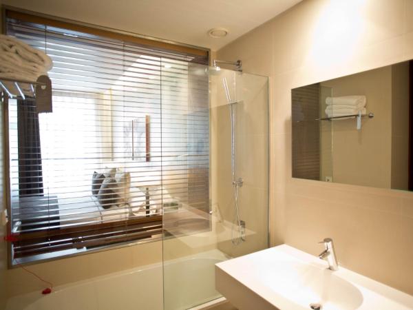 Hotel Carris Porto Ribeira : photo 5 de la chambre chambre double ou lits jumeaux basique