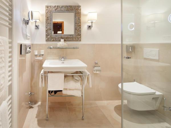 Landsitz Römerhof - Hotel Apartments : photo 1 de la chambre appartement 1 chambre premium avec balcon