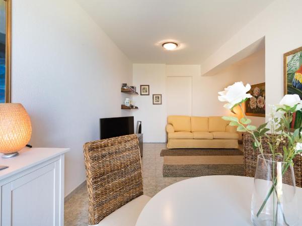 Villa Le Terrazze Charming Rooms : photo 4 de la chambre appartement - vue sur mer