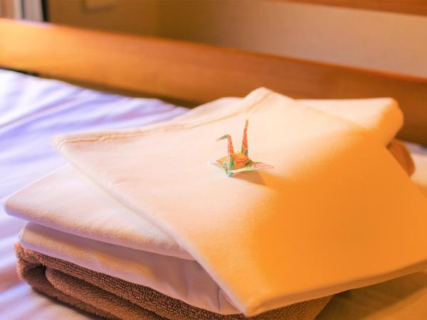 K's House Tokyo Oasis - Quality Hostel in Asakusa : photo 3 de la chambre chambre lits jumeaux avec salle de bains privative