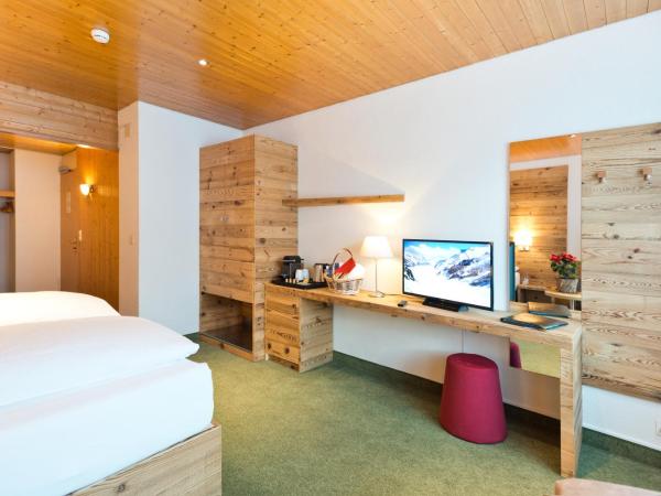 Hotel Bernerhof Grindelwald : photo 4 de la chambre chambre double de luxe - vue sur l'eiger
