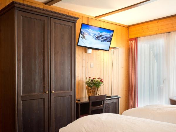 Hotel Bernerhof Grindelwald : photo 4 de la chambre chambre double supérieure - vue sur l'eiger