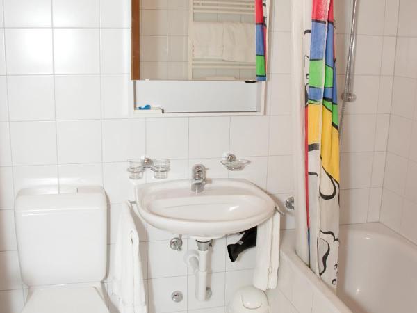 Chamanna Bed & Breakfast : photo 2 de la chambre chambre triple Économique