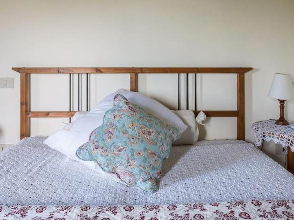 Agriturismo Il Poggio degli Scoiattoli : photo 6 de la chambre chambre familiale - vue sur jardin