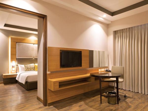 Lemon Tree Hotel, Sector 68, Sohna Road, Gurugram : photo 2 de la chambre deluxe suite with 1+1 (happy hours from 5 pm to 9 pm) and 2 pcs of laundry complimentary per room per stay