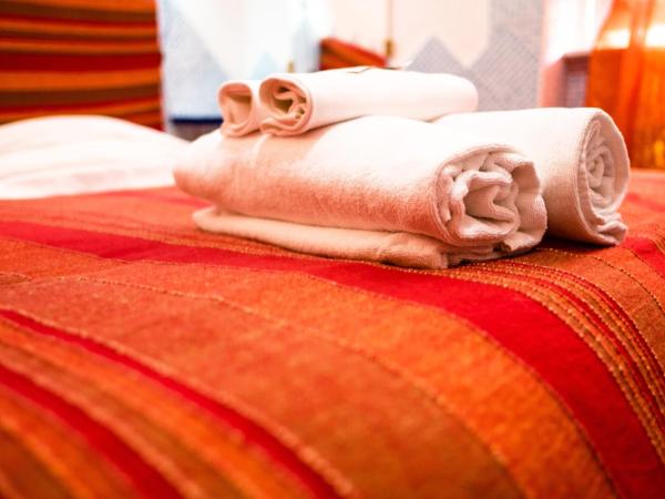 Villa Arazurrina : photo 3 de la chambre chambre triple avec salle de bains privative