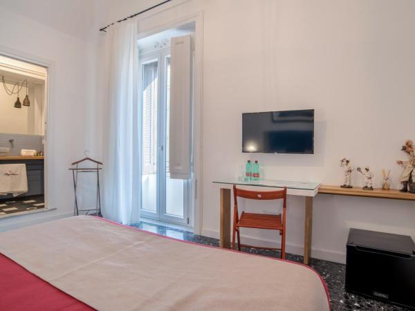 Napoliamo Guest House : photo 10 de la chambre chambre double