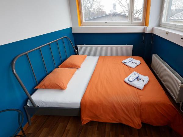 CheapSleep Hostel Helsinki : photo 4 de la chambre chambre double avec salle de bains commune
