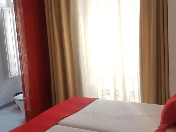 Hotel y Apartamentos Doña Lola : photo 6 de la chambre chambre double ou lits jumeaux supérieure