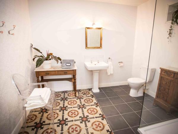 Carcassonne Townhouse : photo 4 de la chambre suite lit king-size