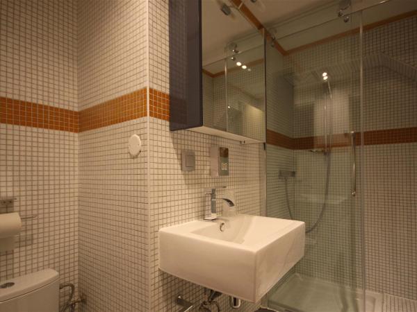 Hotel Rhodos Morzine : photo 10 de la chambre chambre lits jumeaux standard